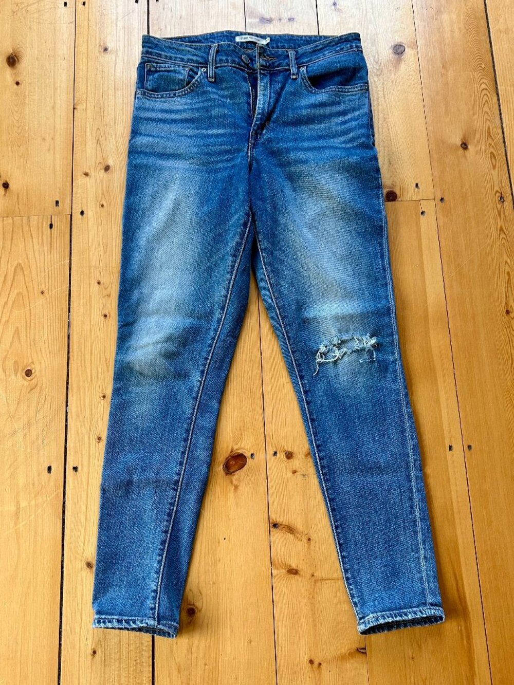 Levi’s 721 High Rise Skinny Jeans 27x28 Let’s Roll Wash Distressed